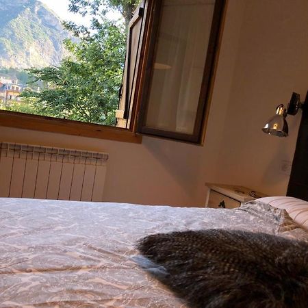 Bpirineos-La Casita Del Rebeco Apartment เบนาสเก ภายนอก รูปภาพ